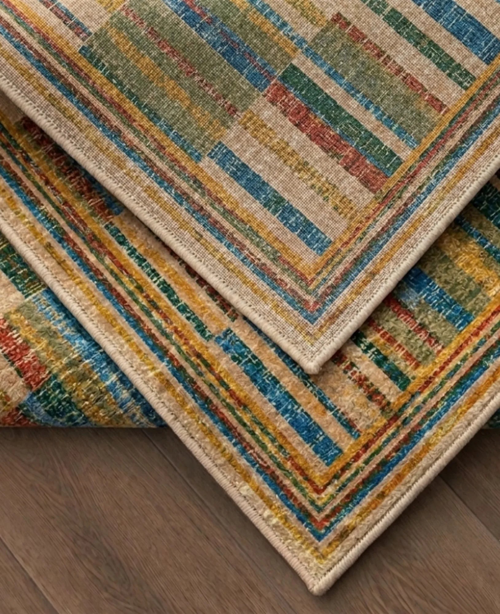 Şönil dokuma yıkanabilir kilim halı, pamuk tabanlı yapısı sayesinde pratik bakım ve uzun ömürlü kullanım sunar