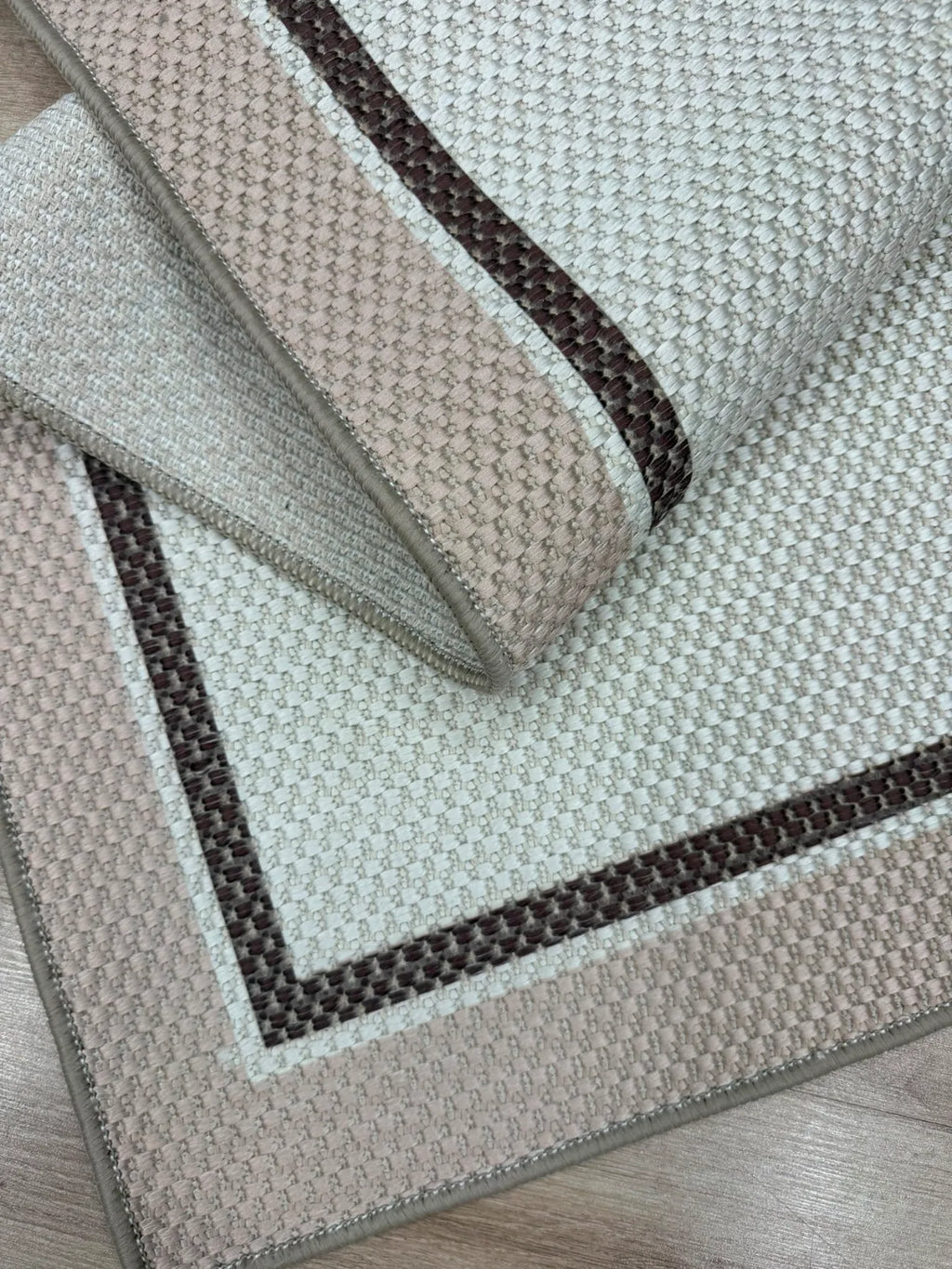 Antre ve koridor için modern sisal görünümlü halı