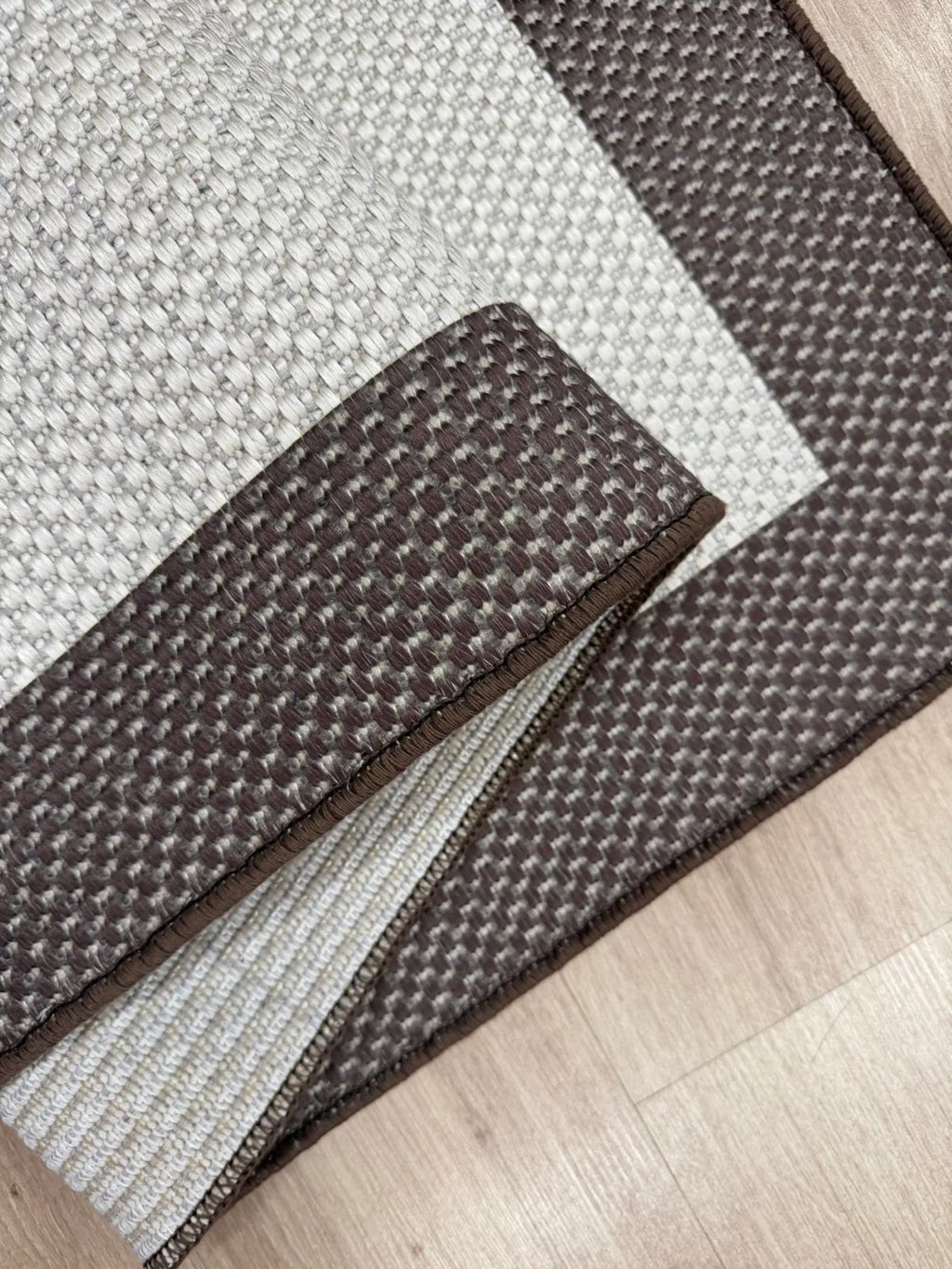 kahverengi sisal halı doku detayı makine dokuma