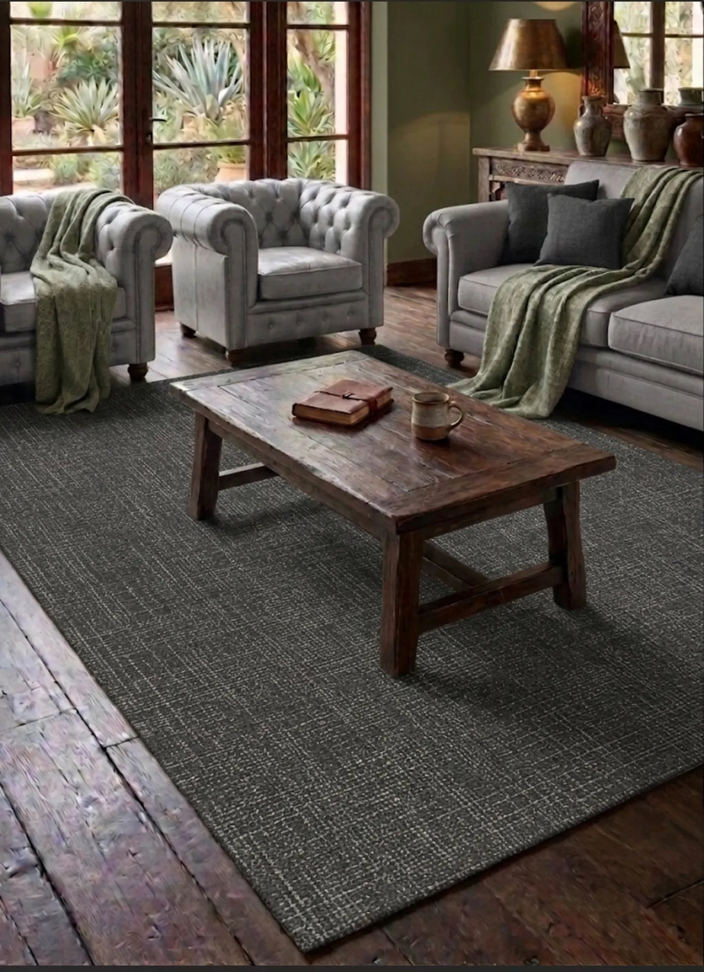 Geleneksel motifli doğal iplik kilim, şönil dokuma yapısı ve pamuk tabanıyla modern yaşam alanlarına uyum sağlar